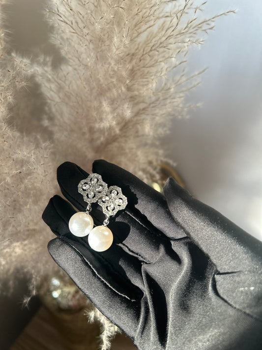 Clover-pearl earrings