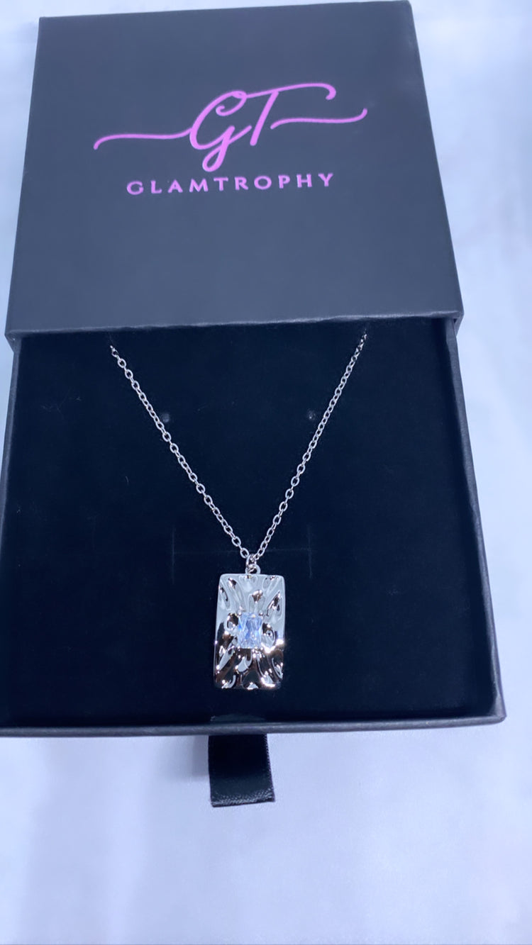 Syrah Necklace – Timeless Vintage Charm