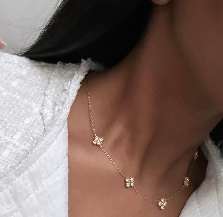 Coffret Divine Grace – Collier et boucles d'oreilles