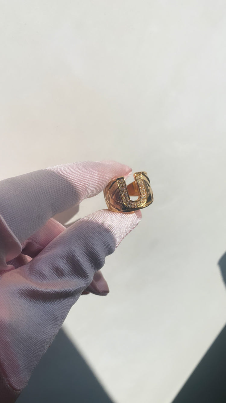 Bagues initiales en or